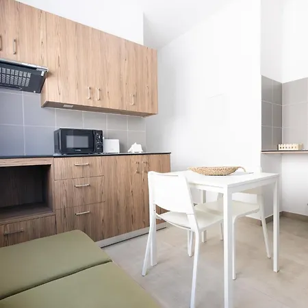 Laif Apartament *