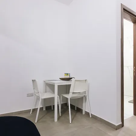 Laif Apartament *